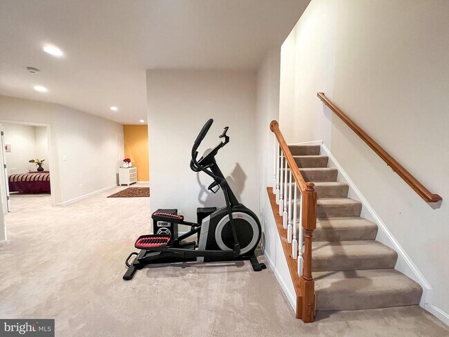 Building Photo - 25008 Owl Creek Dr