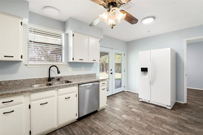 Building Photo - 503 Bellmar Ln