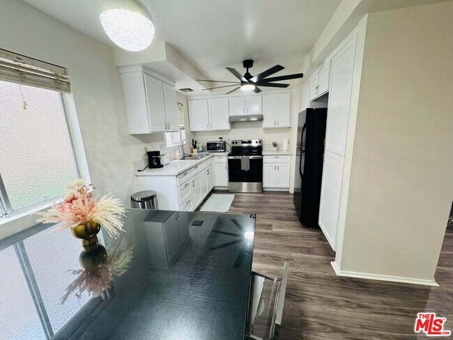 Building Photo - 14903 Normandie Ave