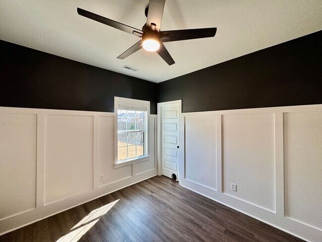 Building Photo - Pre-lease today for a late May move in