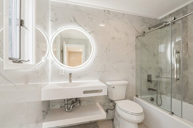 Building Photo - 66 E Gramercy Pl
