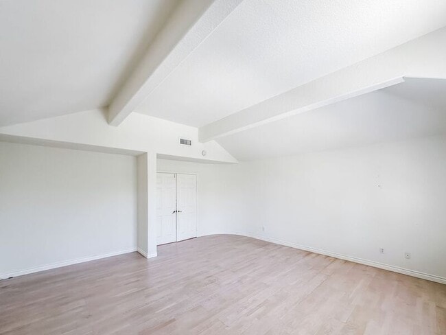Building Photo - 32971 N Peak Dr