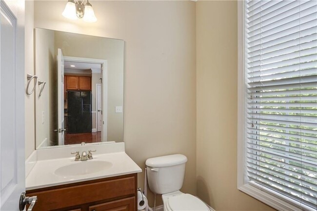Building Photo - 5060 Windcrest Ln