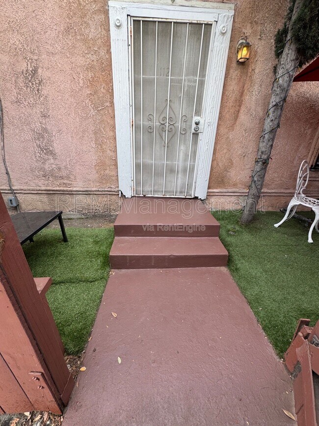 Primary Photo - 1781 N Orchid Ave