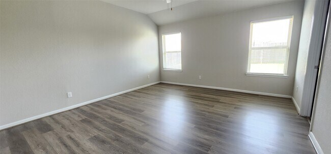 Building Photo - 29711 Breakwater Dr
