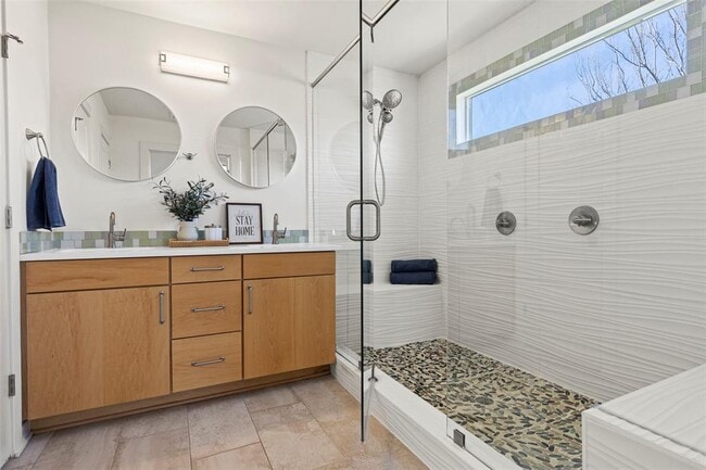 Building Photo - 1716 Adina St