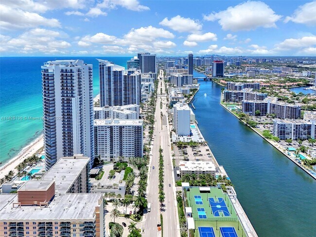 Building Photo - 2711 S Ocean Dr