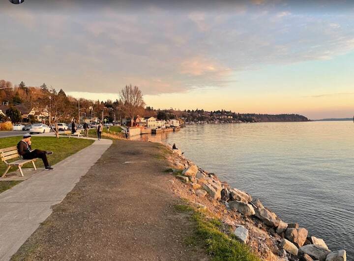 Emma Schmitz Memorial Overlook. 1 minute away - 4135 Chilberg Ave SW