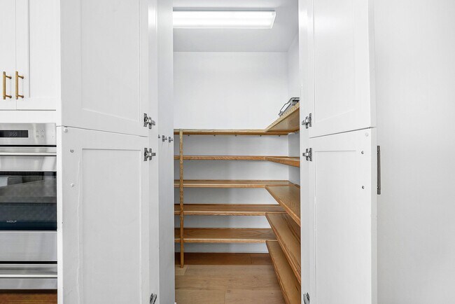 Building Photo - 9599 Moritz Way