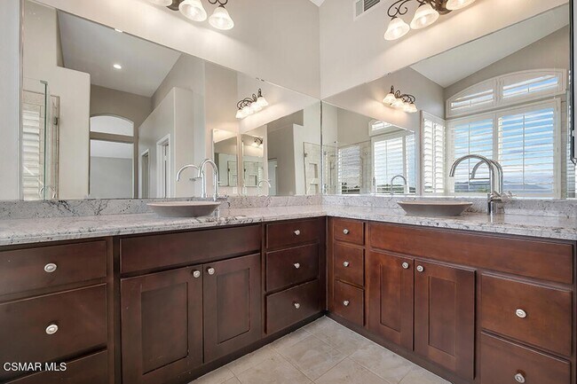 Building Photo - 6320 Ballantine Pl
