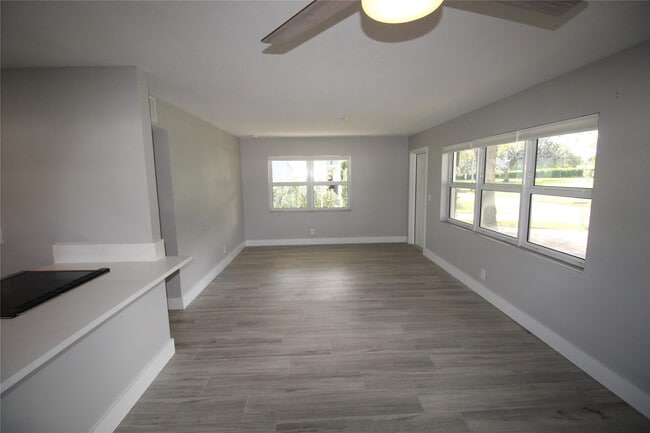 Building Photo - 241 NW 1st Ave