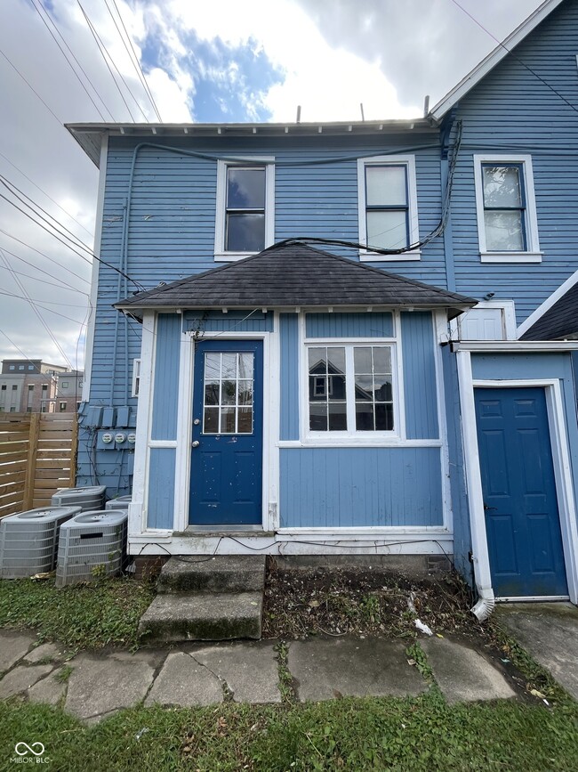 Building Photo - 412 E 16th St