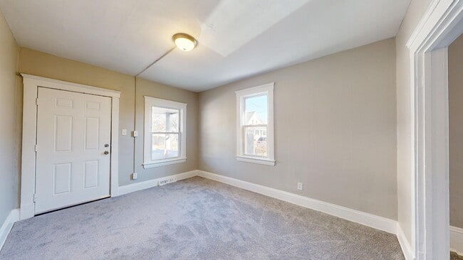 Building Photo - Clark / Fulton Area - Single Family Home - 2 Bedroom Apartment