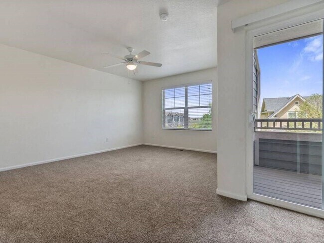 Building Photo - 9498 E 109th Dr