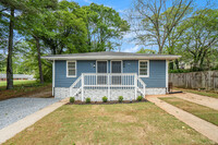 Building Photo - 931 Black Oak Dr SE