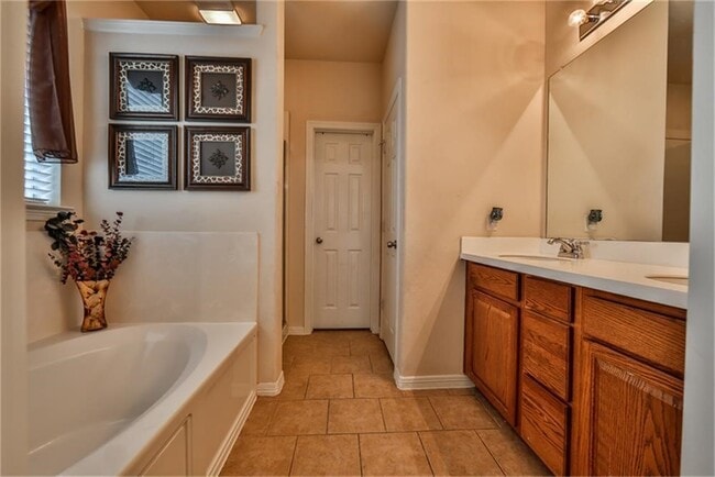 Building Photo - 4502 Aspen Leaf Ln