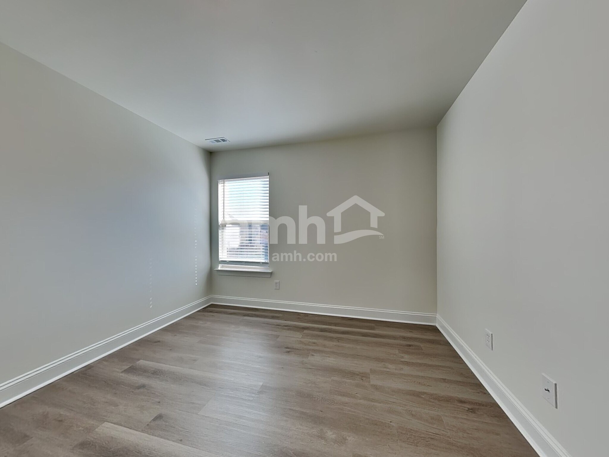 Building Photo - 806 Willow Tower Ct