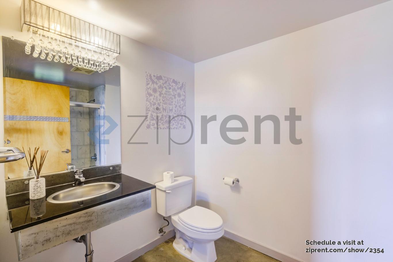 Building Photo - Unit 214