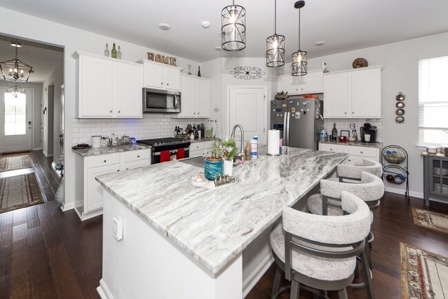 Building Photo - 4 Bedroom 2 Bath Home in French Quarter Creek - Huger