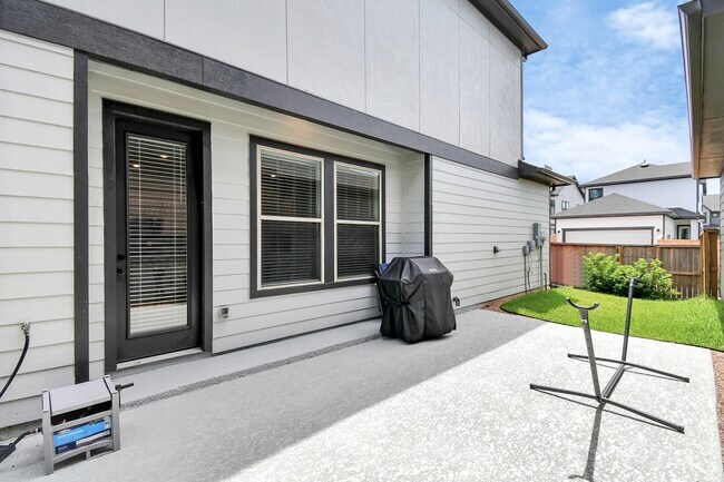 Building Photo - 1538 Park Path Dr