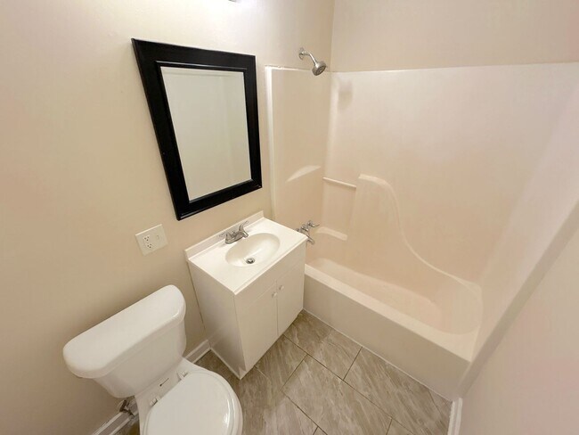 Building Photo - 4376 Willow Rd