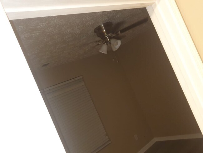 Building Photo - 5104 Fairington Ridge Cir