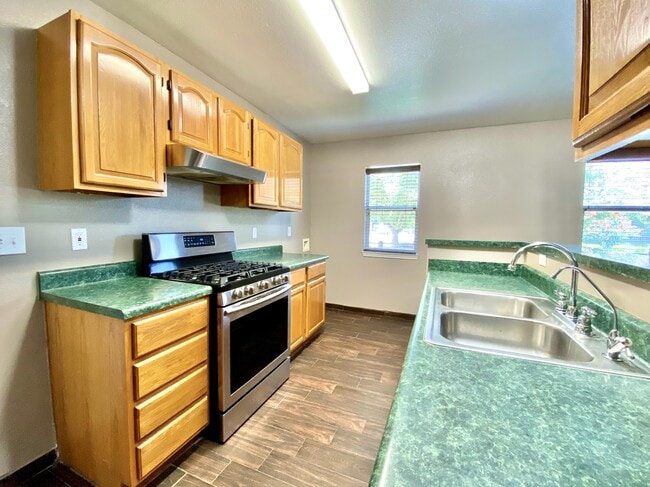 Building Photo - 4834 Birdie Ln