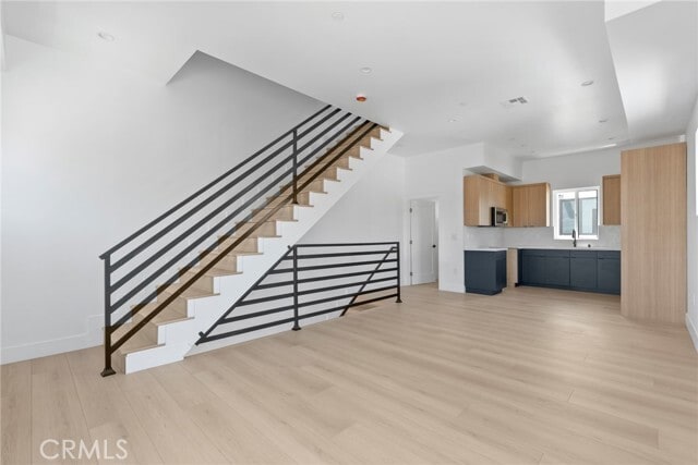 Building Photo - 2637 S Garth Ave