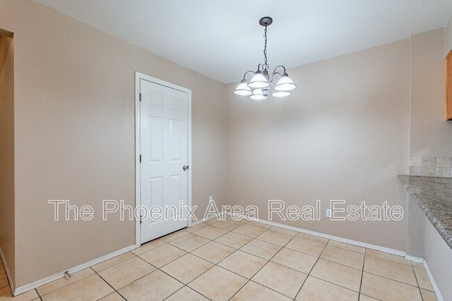 Building Photo - 3206 E Calypso Ave