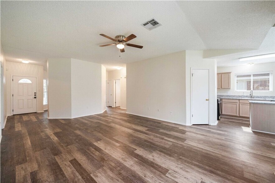 Building Photo - 20902 Gelding Ln