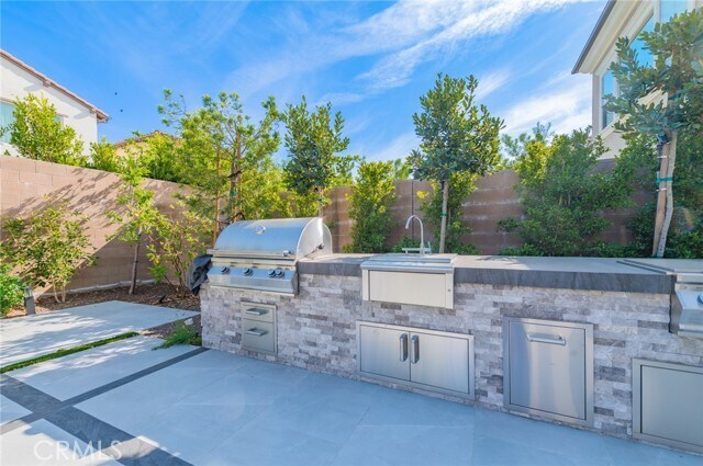 Building Photo - 58 Longchamp