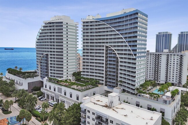 Building Photo - 3101 Bayshore Dr
