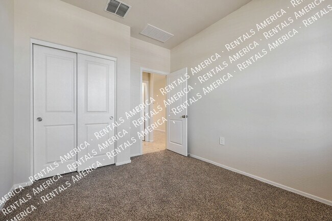 Building Photo - 18436 W Artemisa Ave