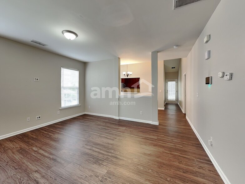 Building Photo - 5027 Abercromby St