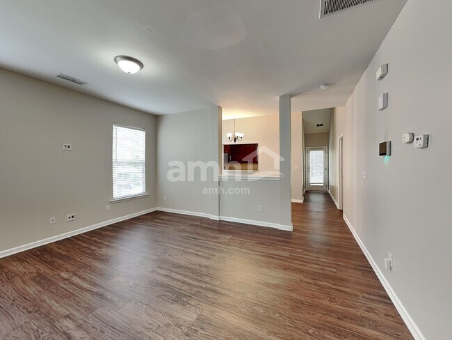 Building Photo - 5027 Abercromby St