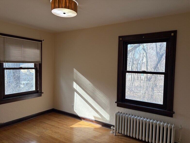 Building Photo - 1070 N Warren St