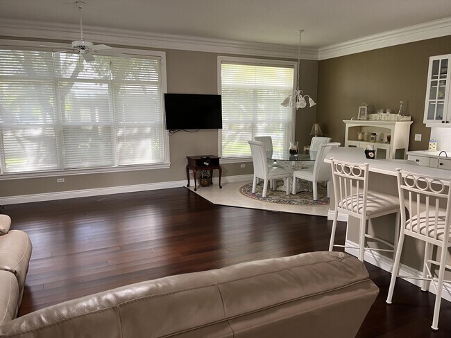 Building Photo - 628 Venetto Ct