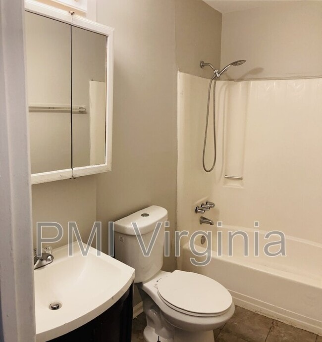 Building Photo - 1077 Commonwealth Pl