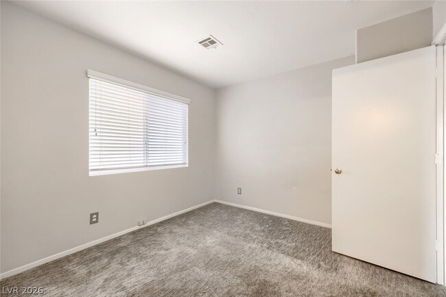 Building Photo - 950 Sweeping Vine Ave