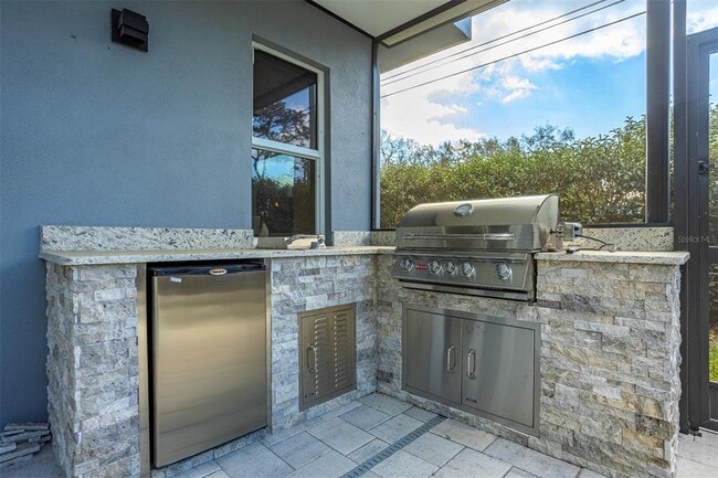 Building Photo - 2700 N Myrtle Ave