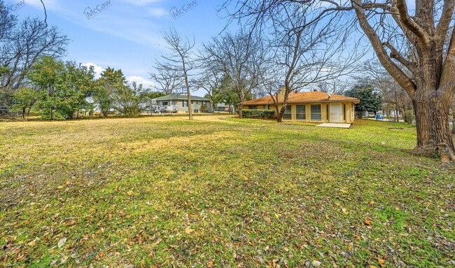 Building Photo - 207 Evelyn St