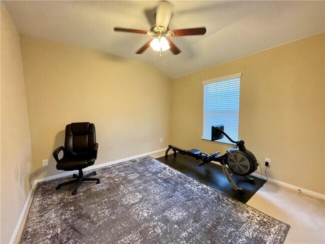 Building Photo - 501 King Eider Ln