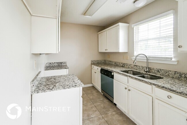 Building Photo - 4493 Shadow Ridge Dr