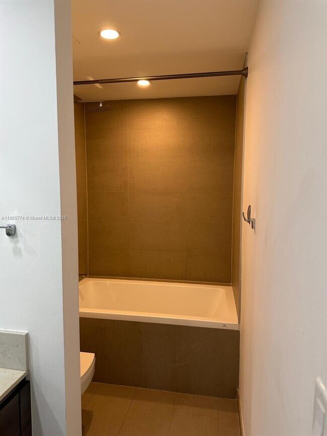 Building Photo - 1080 Brickell Ave