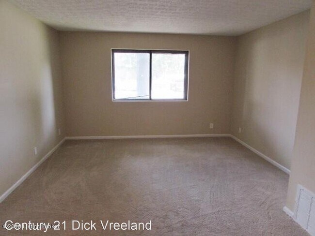 Building Photo - 2 br, 1 bath House - 7084 Wildwood Circle #83