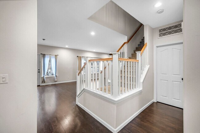 Building Photo - Enjoy this Spectacular Parklike backyard with Landscaping Included in Rent