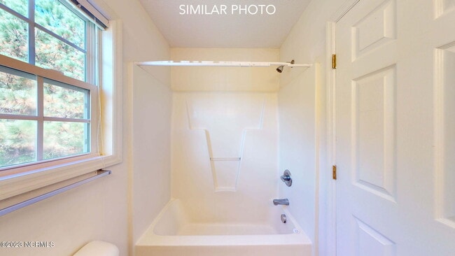 Building Photo - 104 E Coopers Ct
