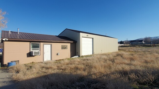 Building Photo - Great Horse Property. Heated Shop