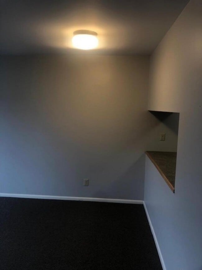 Building Photo - 1 bedroom in Seattle WA 98105