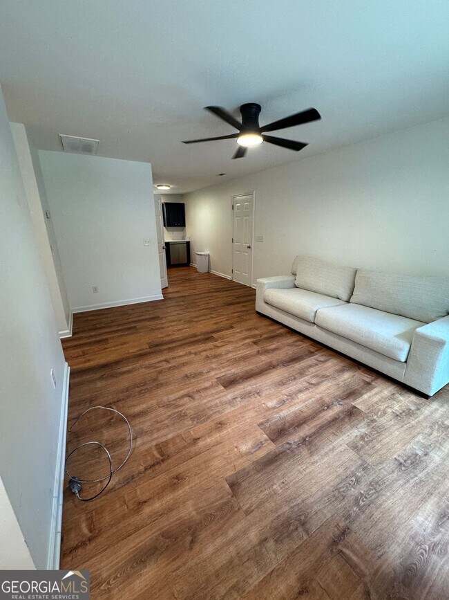 Building Photo - 67 Johnson Rd NW